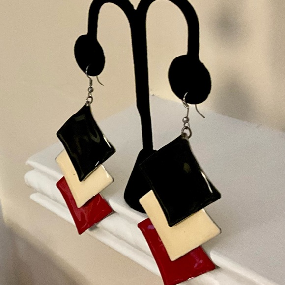Retro Black Cream Red Enamel Silver Toned Metal Shepherds Hook Dangle Earrings - Picture 7 of 12